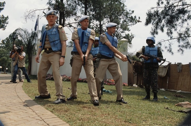 740full Hotel Rwanda (2004) Screenshot 