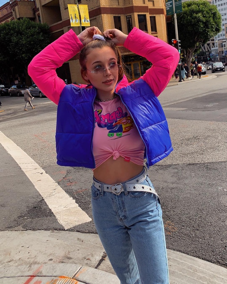 Emma Chamberlain image