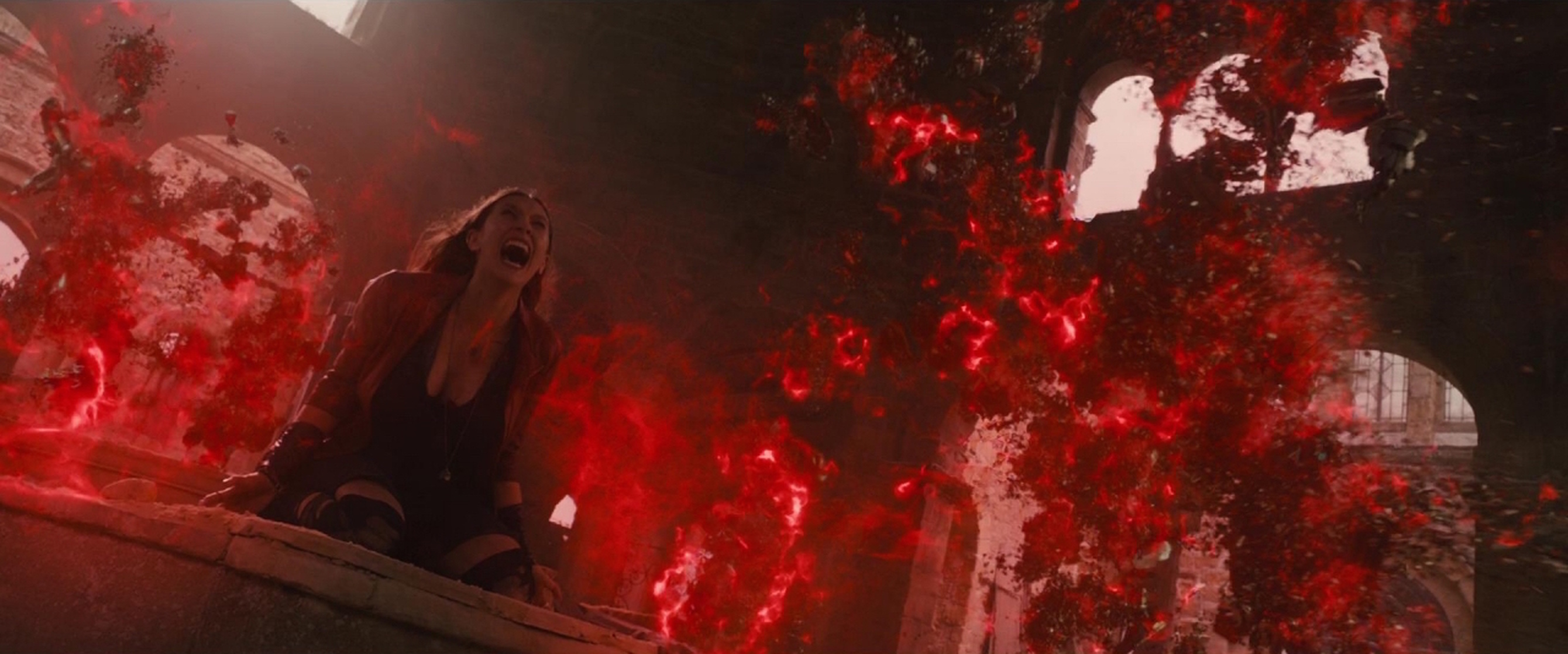 Wanda Maximoff / Scarlet Witch (Elizabeth Olsen)