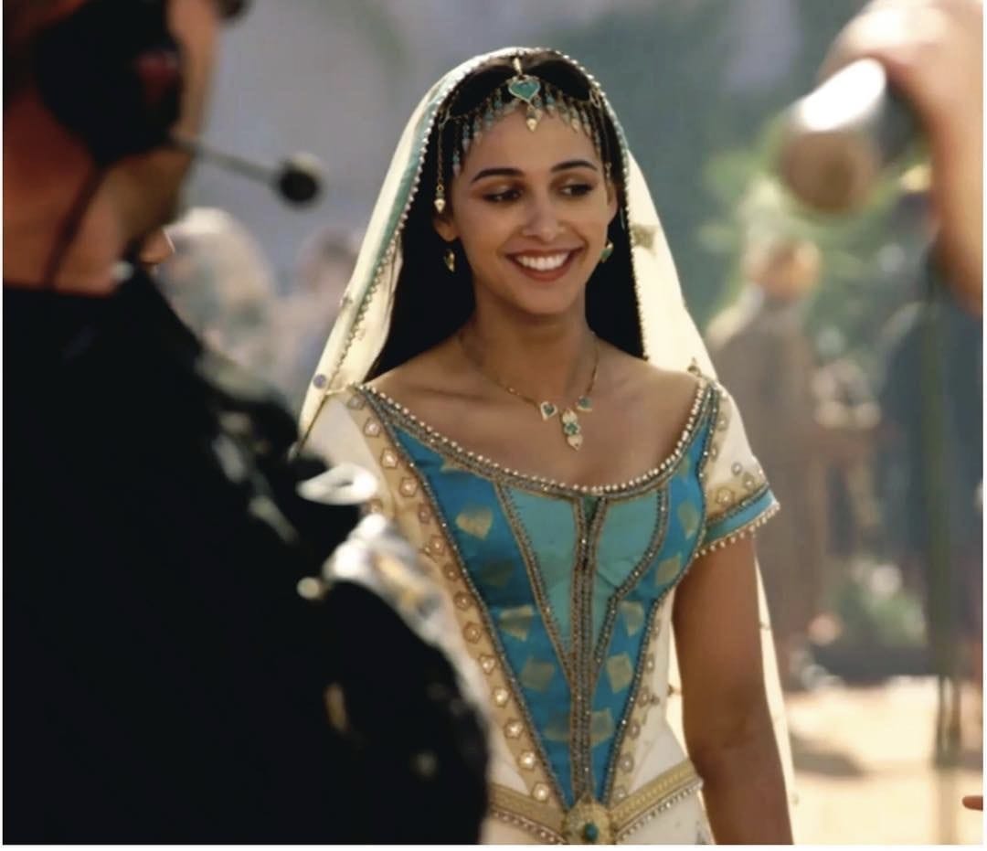 Jasmine (Naomi Scott)