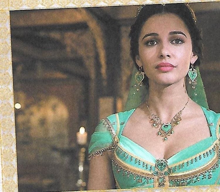 Jasmine (Naomi Scott)