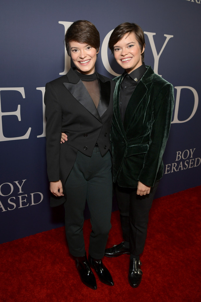 Elizabeth Hinkler image