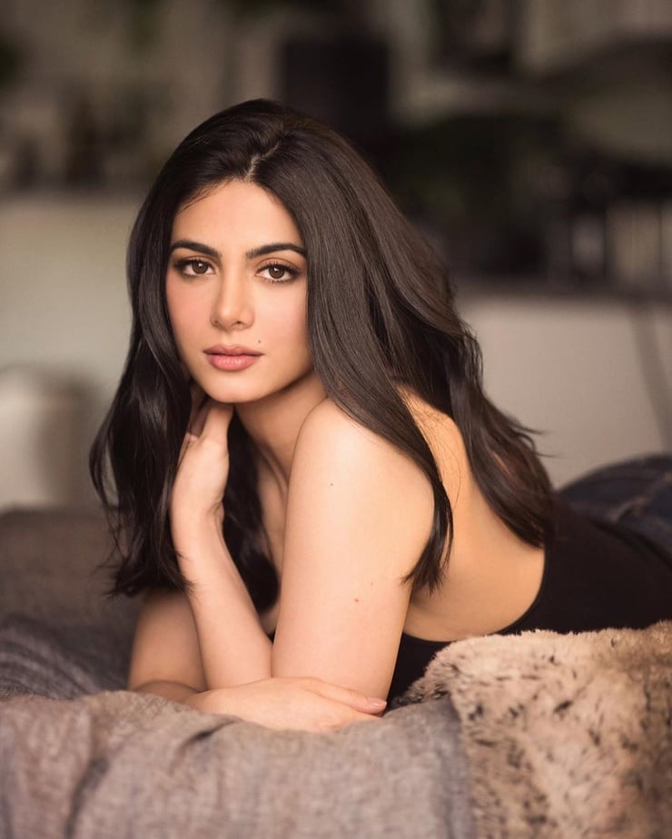 Picture of Emeraude Toubia.