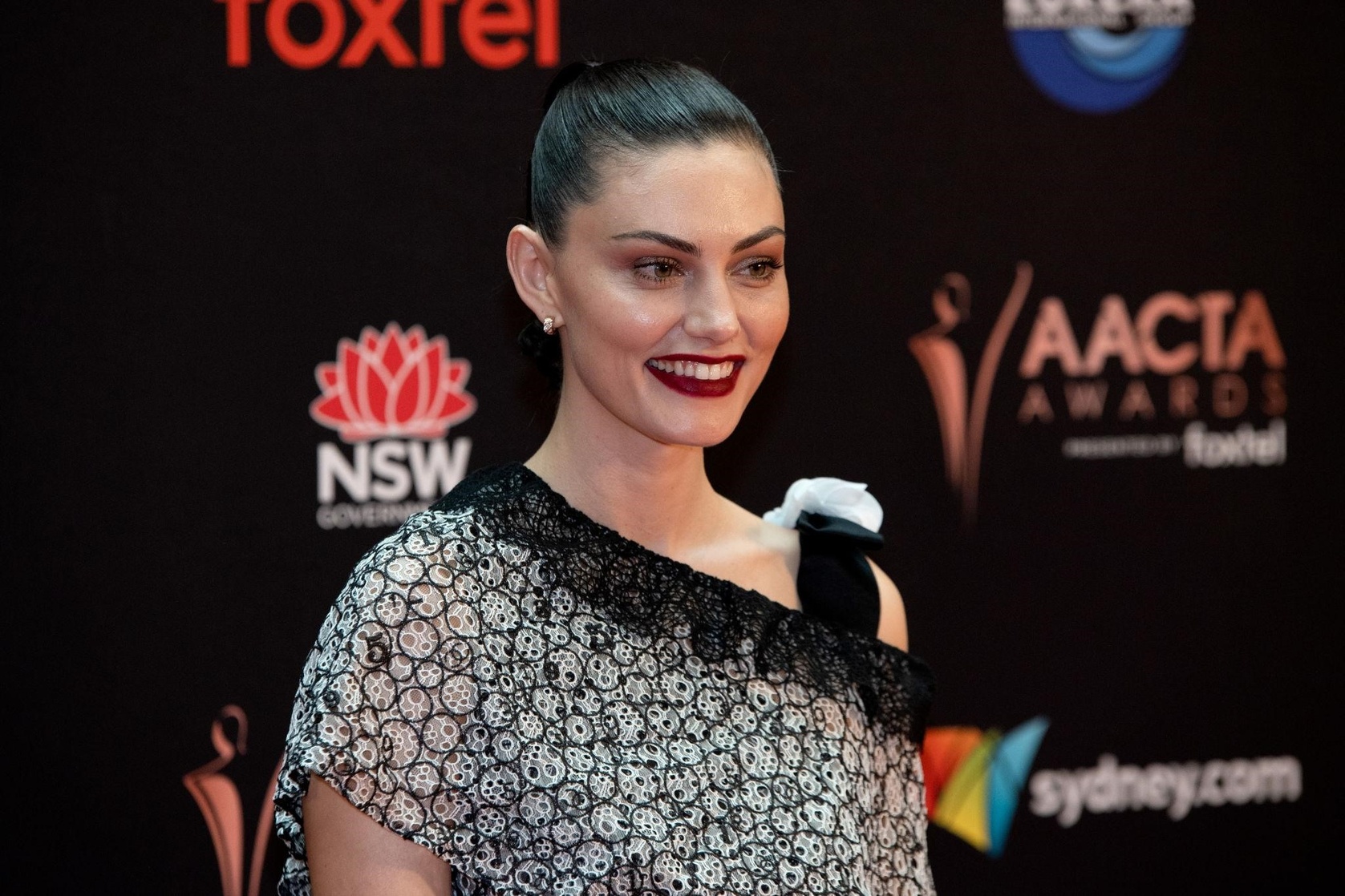 Phoebe Tonkin