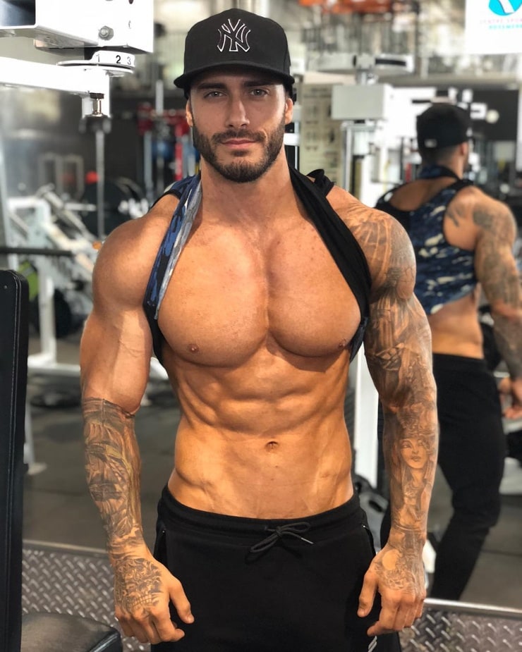 Mike Chabot онлифанс