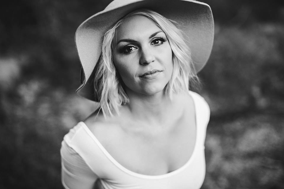 Evynne Hollens