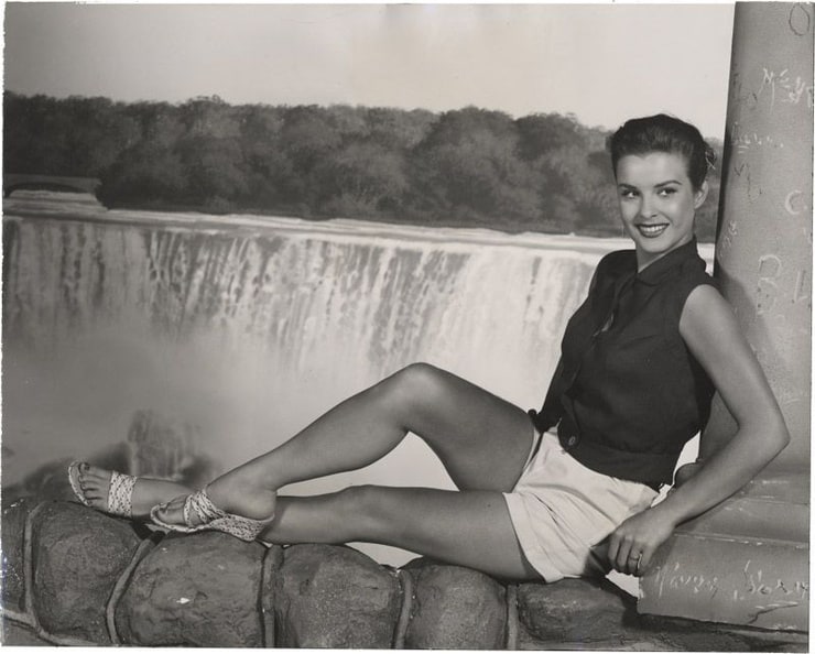 Picture of Jean Peters.