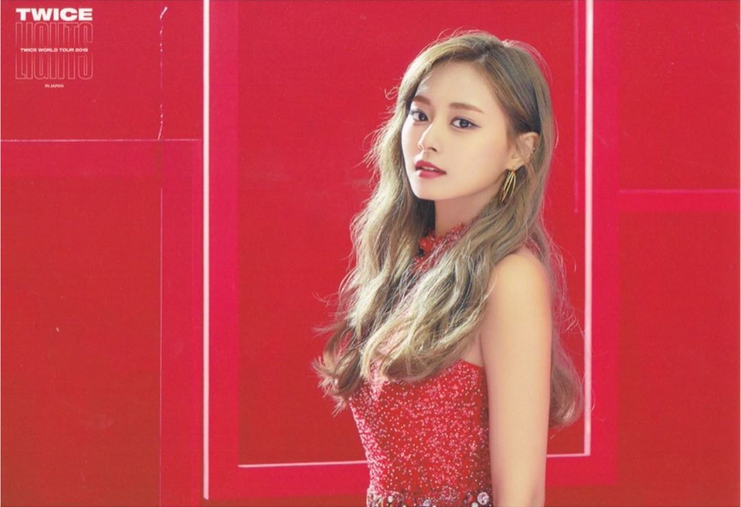 Chou Tzu-yu (Tzuyu) Chou Tzu-yu (Tzuyu)