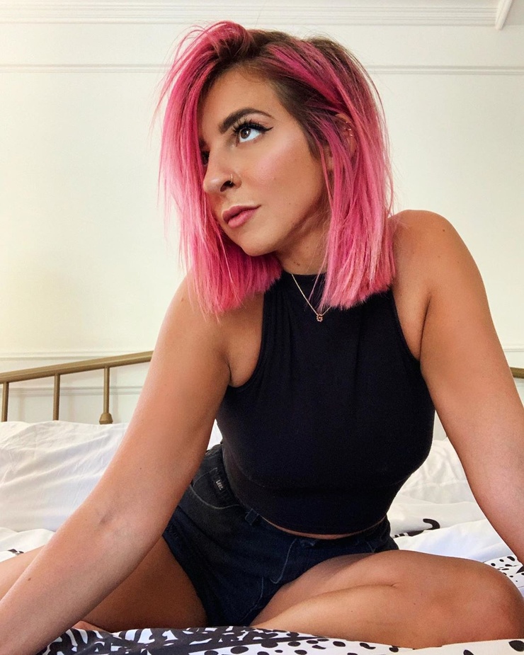Picture of Gabbie Hanna