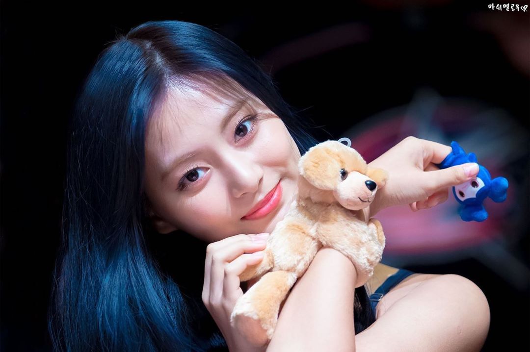 Chou Tzu-yu (Tzuyu) Chou Tzu-yu (Tzuyu)