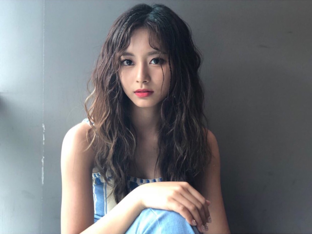 Chou Tzu-yu (Tzuyu) Chou Tzu-yu (Tzuyu)