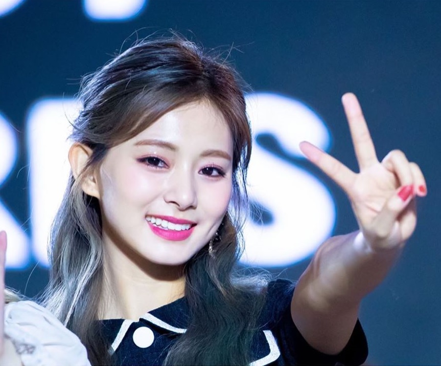 Chou Tzu-yu (Tzuyu) Chou Tzu-yu (Tzuyu)
