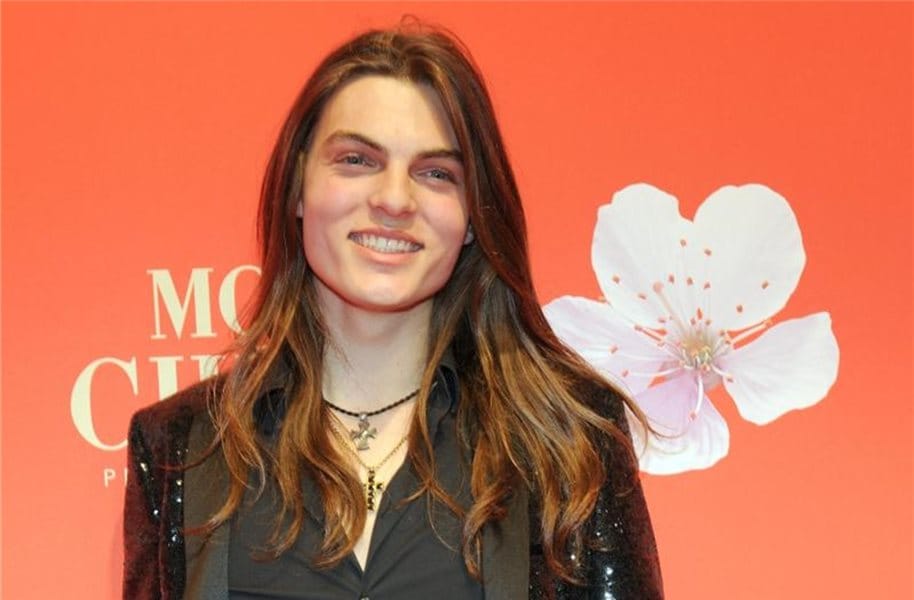 Damian Hurley