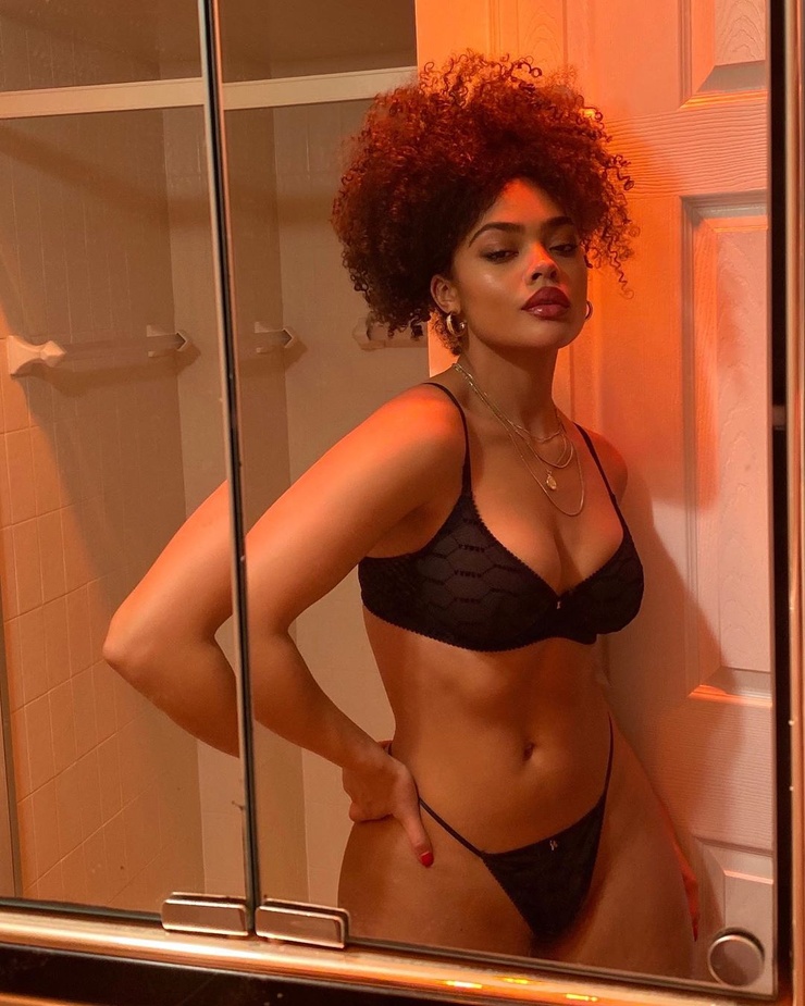 Caitlyn Mwenifumbo