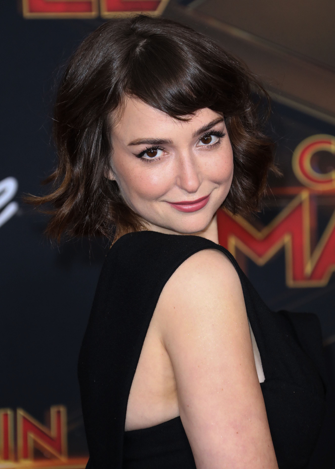 Milana Vayntrub Curiousandhorny