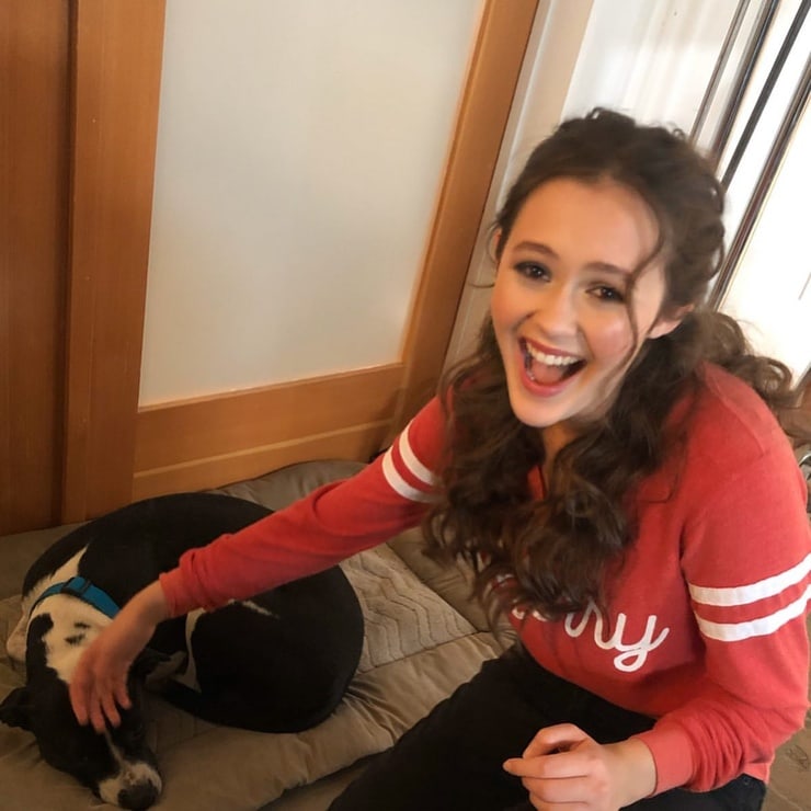 Olivia Sanabia image