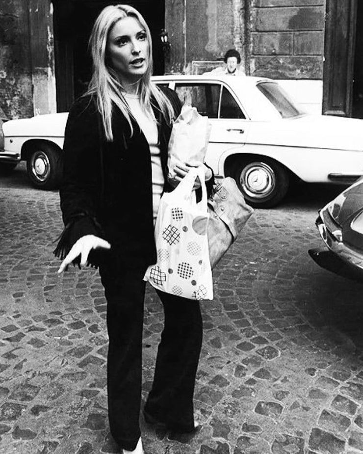 Sharon Tate Shopping In Italy 1969