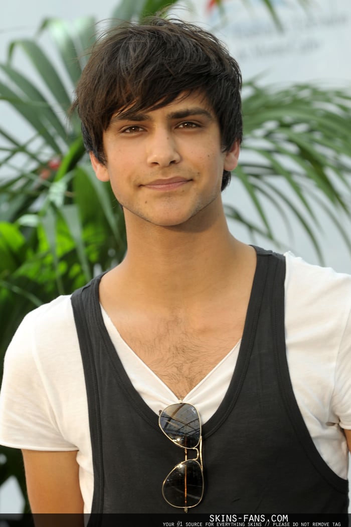 Luke Pasqualino chloe lewis