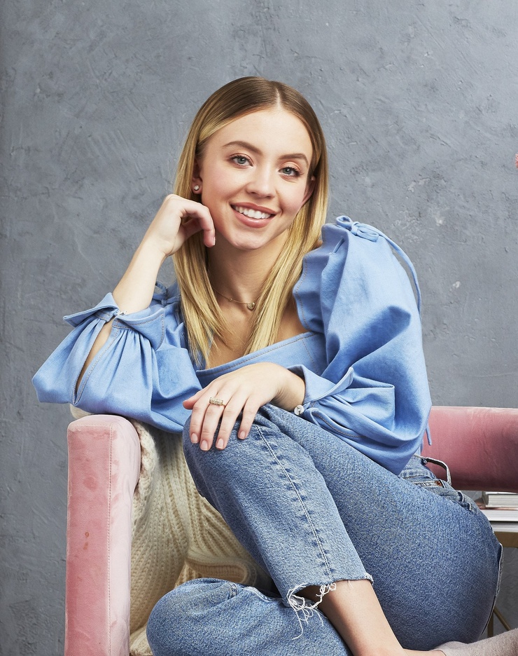 Sydney Sweeney image - Sydney Sweeney’s Red Carpet Highlights – Rising Star, Stunning Style