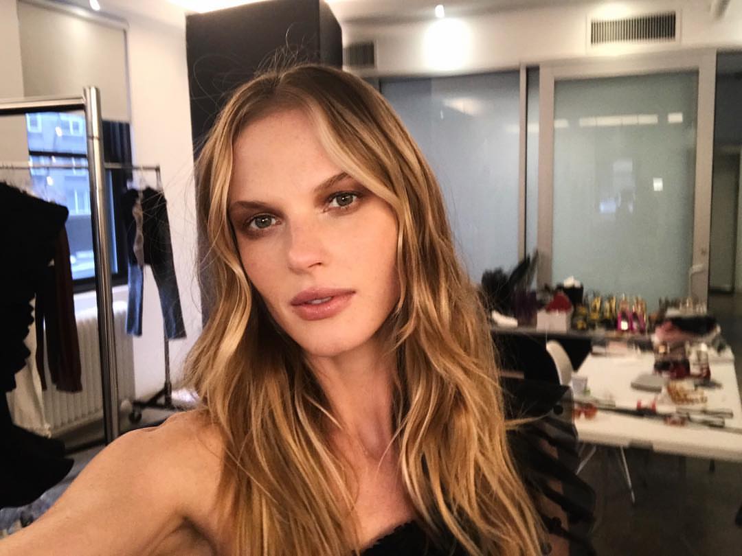 Anne Vyalitsyna Anne Vyalitsyna