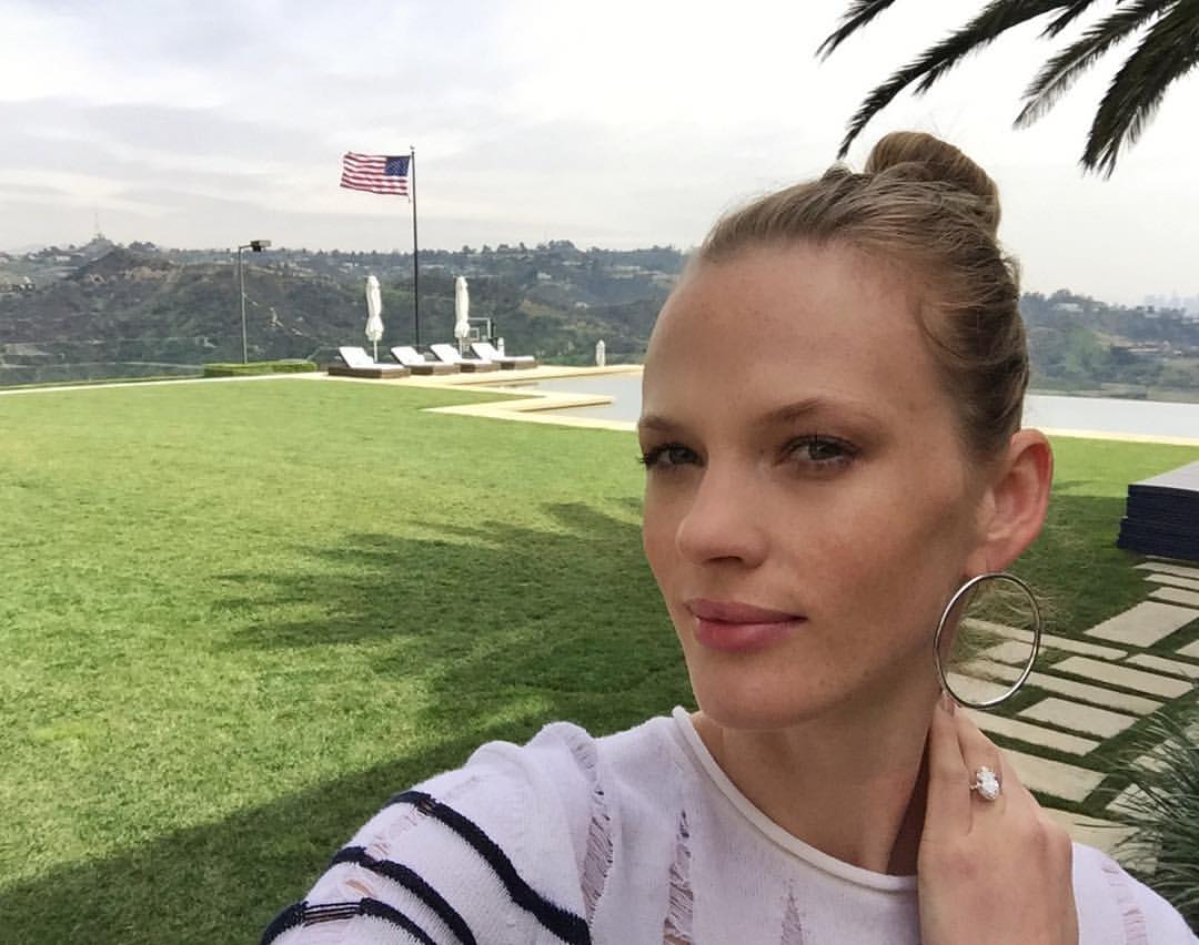 Anne Vyalitsyna Anne Vyalitsyna