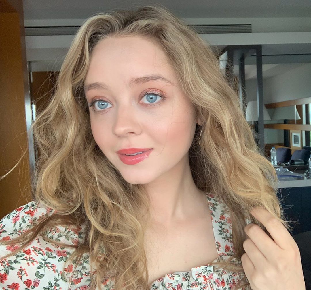 Madeleine Arthur Madeleine Arthur