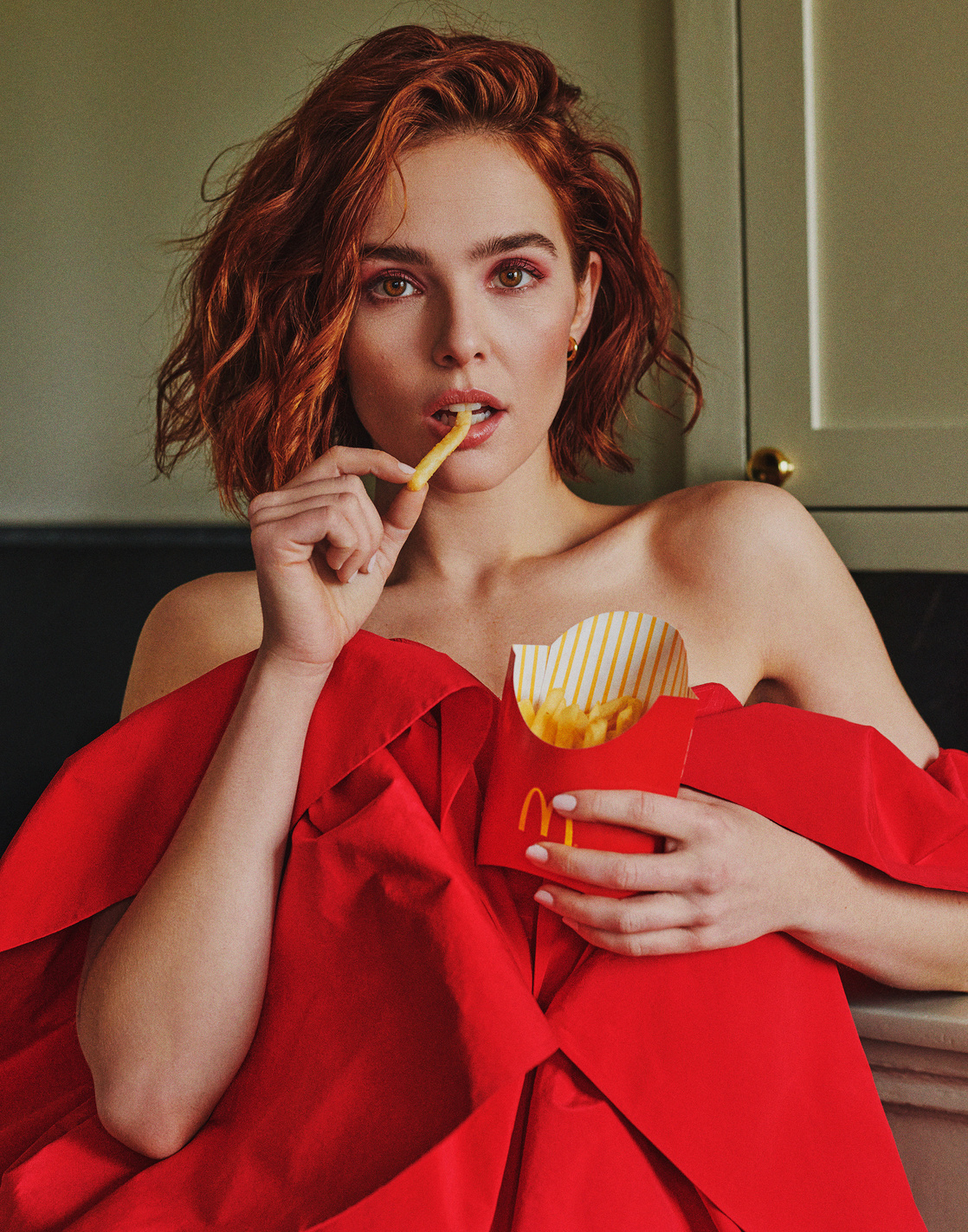 Zoey Deutch picture