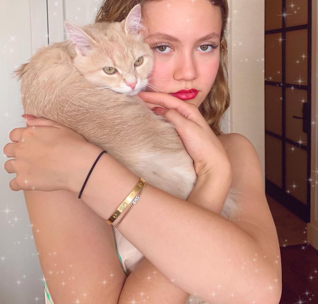 Iris Apatow