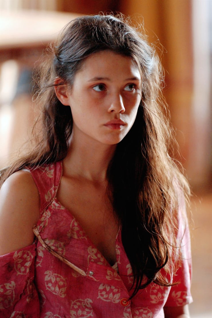 Picture Of Astrid Berges Frisbey 6053