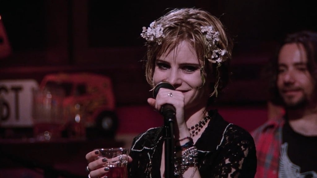 Jennifer Jason Leigh