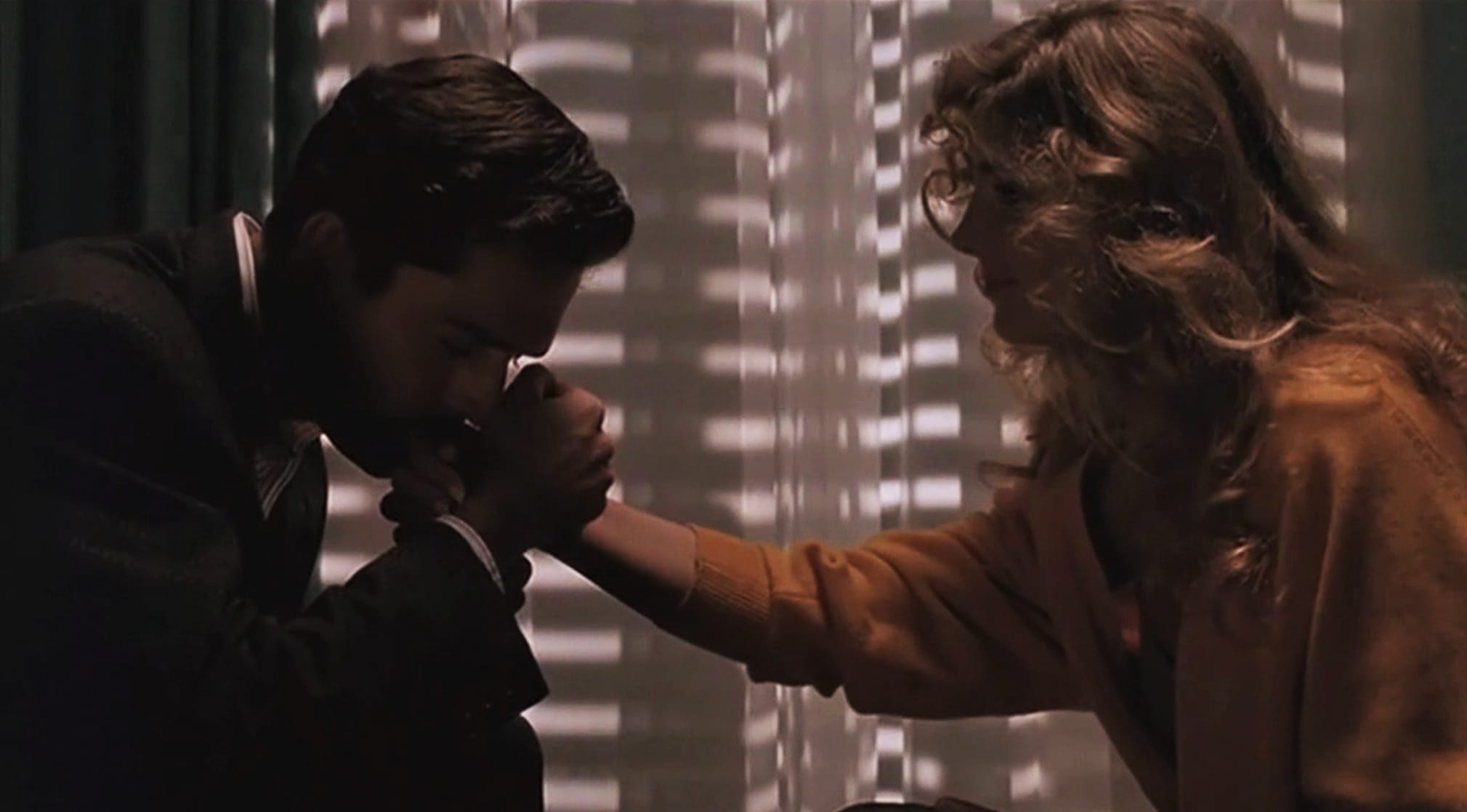 The Comfort of Strangers (1990)