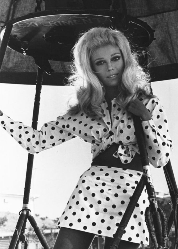 Image Of Nancy Sinatra 5595