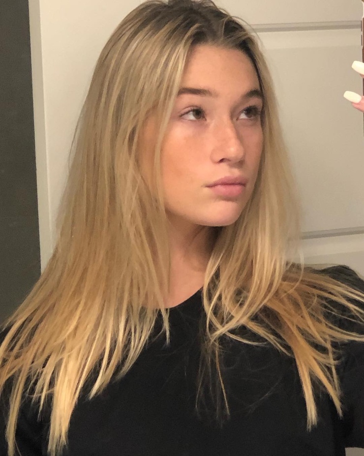 Picture of Kayla Jones ()