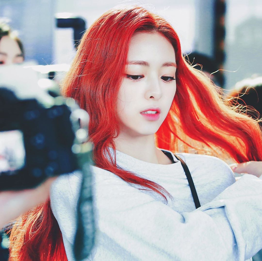 Yuna (ITZY) Yuna (ITZY)