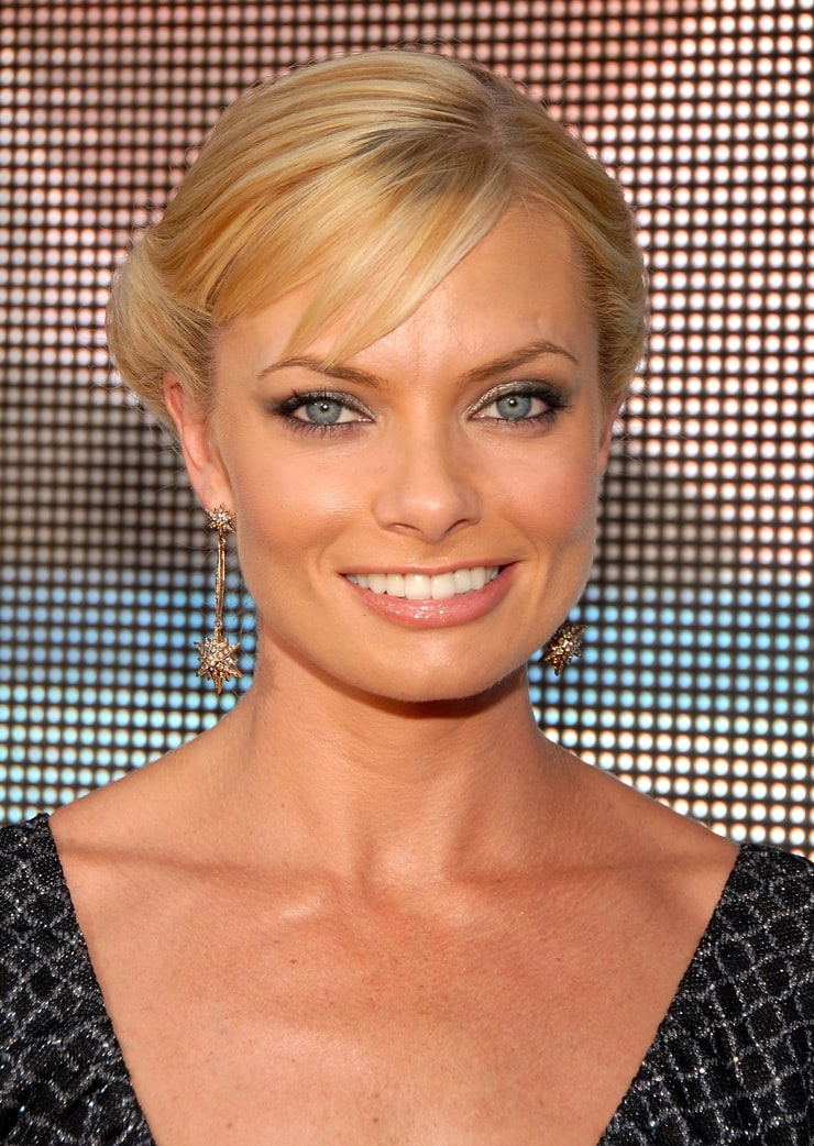 Picture of Jaime Pressly.