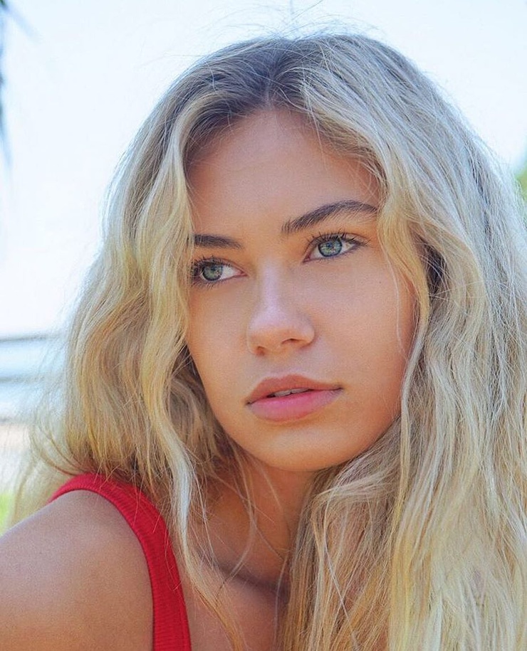 Picture of Elizabeth Jamrozy