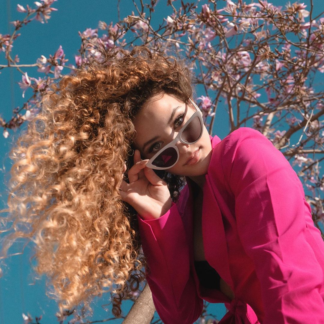 Sofie Dossi Sofie Dossi