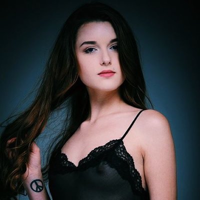 Alex Mae