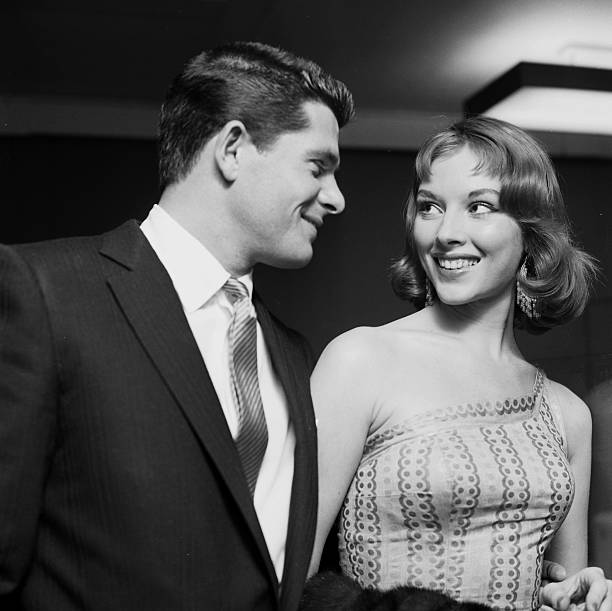 Dewey Martin, Vikki Dougan