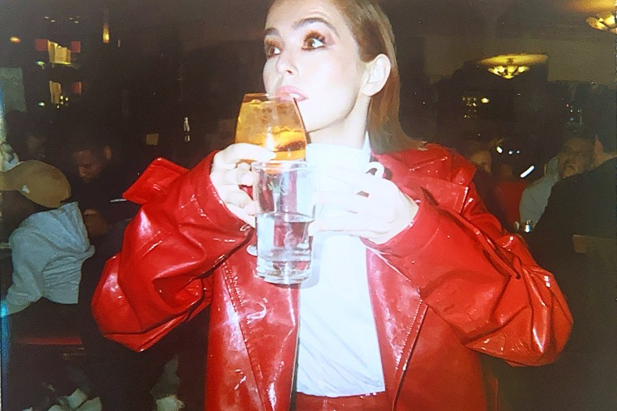 Zoey Deutch