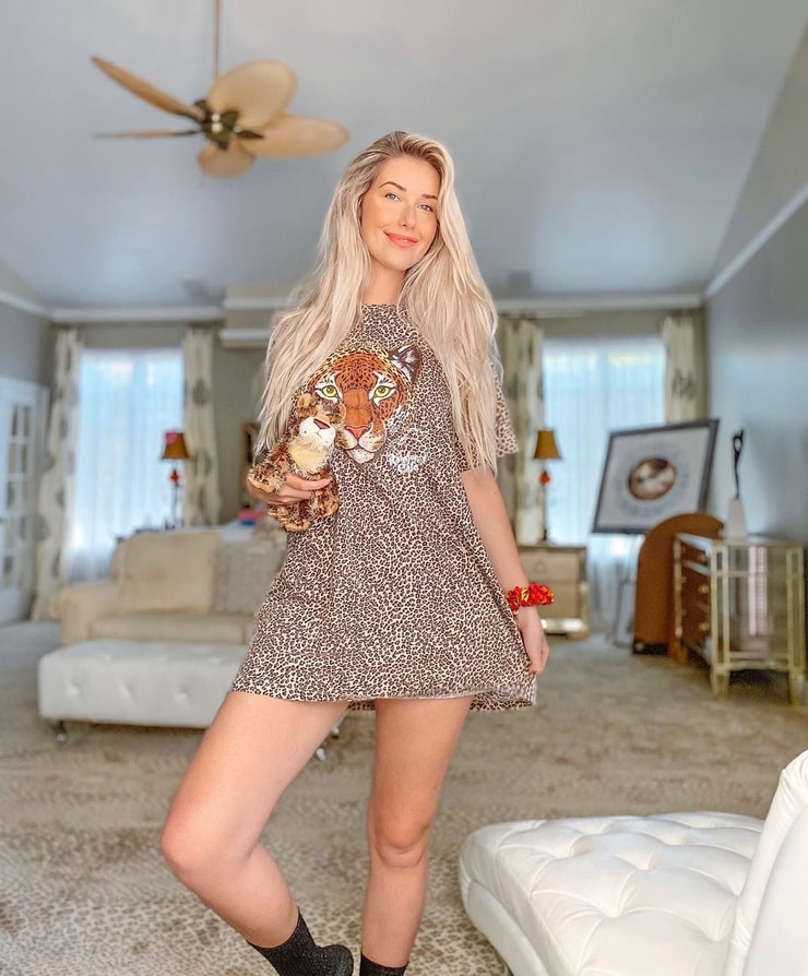 Noelle Foley picture