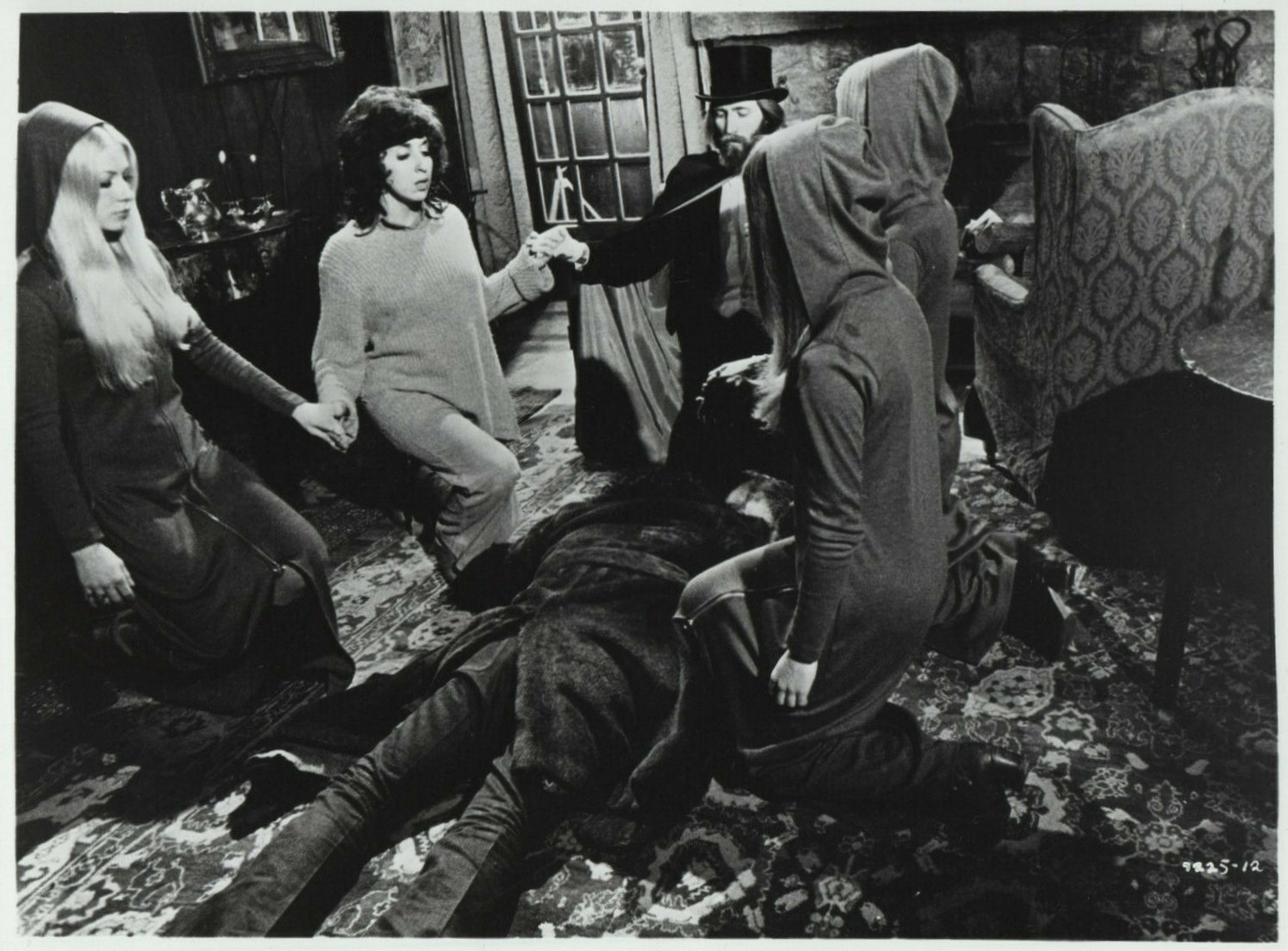 Cannibal Girls                                  (1973)