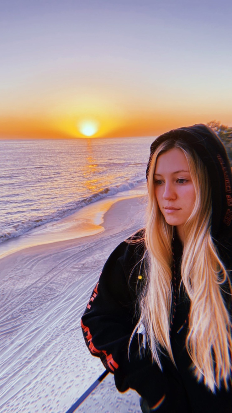 Picture of Ava Sambora