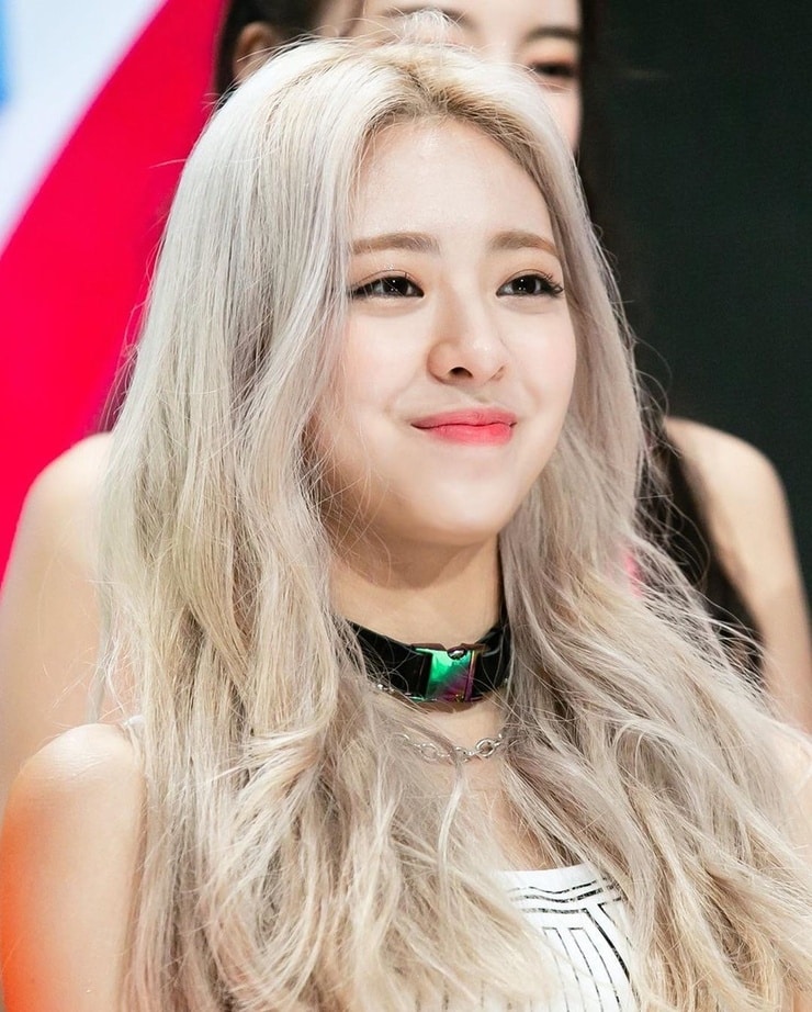 Picture of Yuna (ITZY)