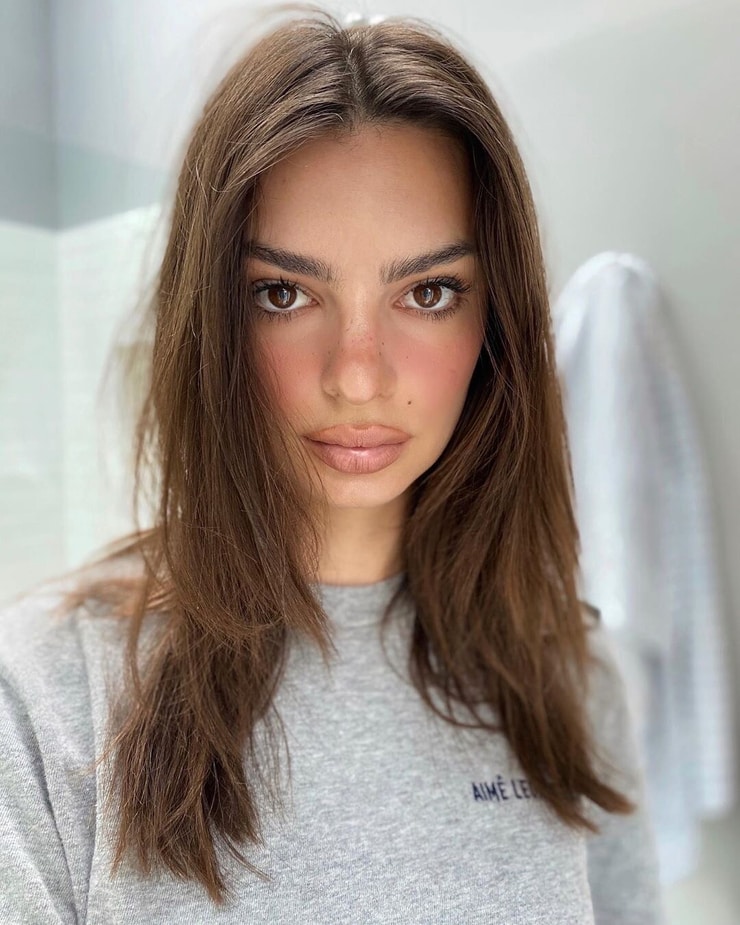 Picture of Emily Ratajkowski