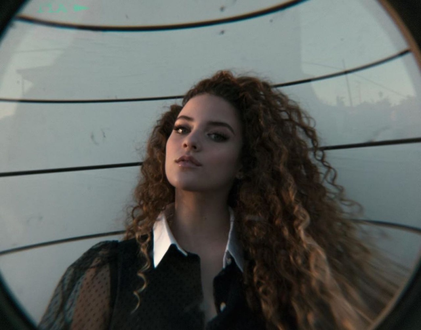 Sofie Dossi Sofie Dossi