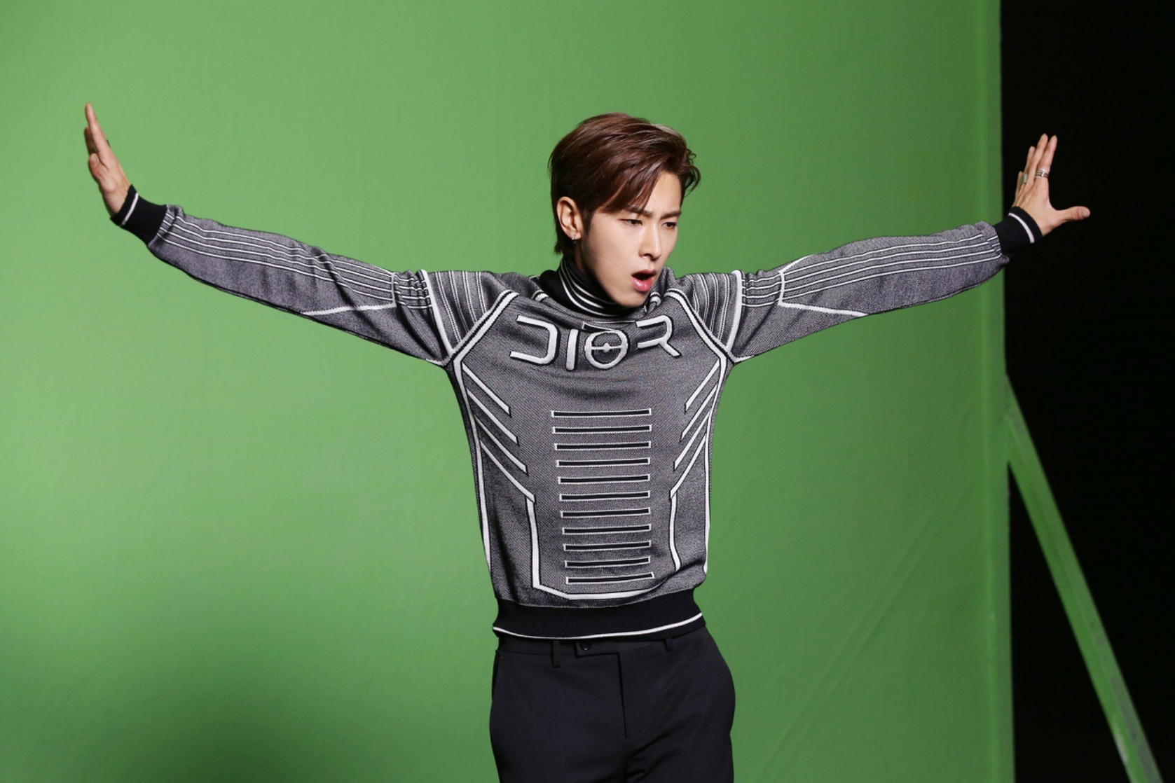 Yunho Jung