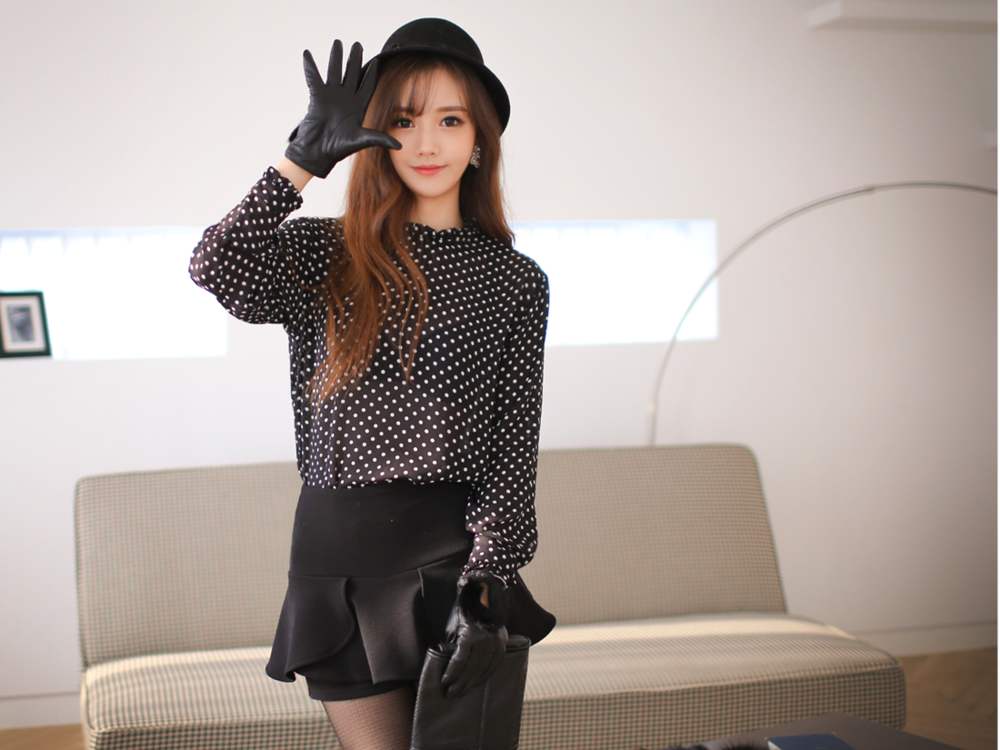 Son Yoon Joo picture