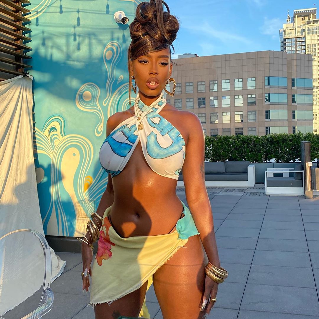 Raven TRACY.