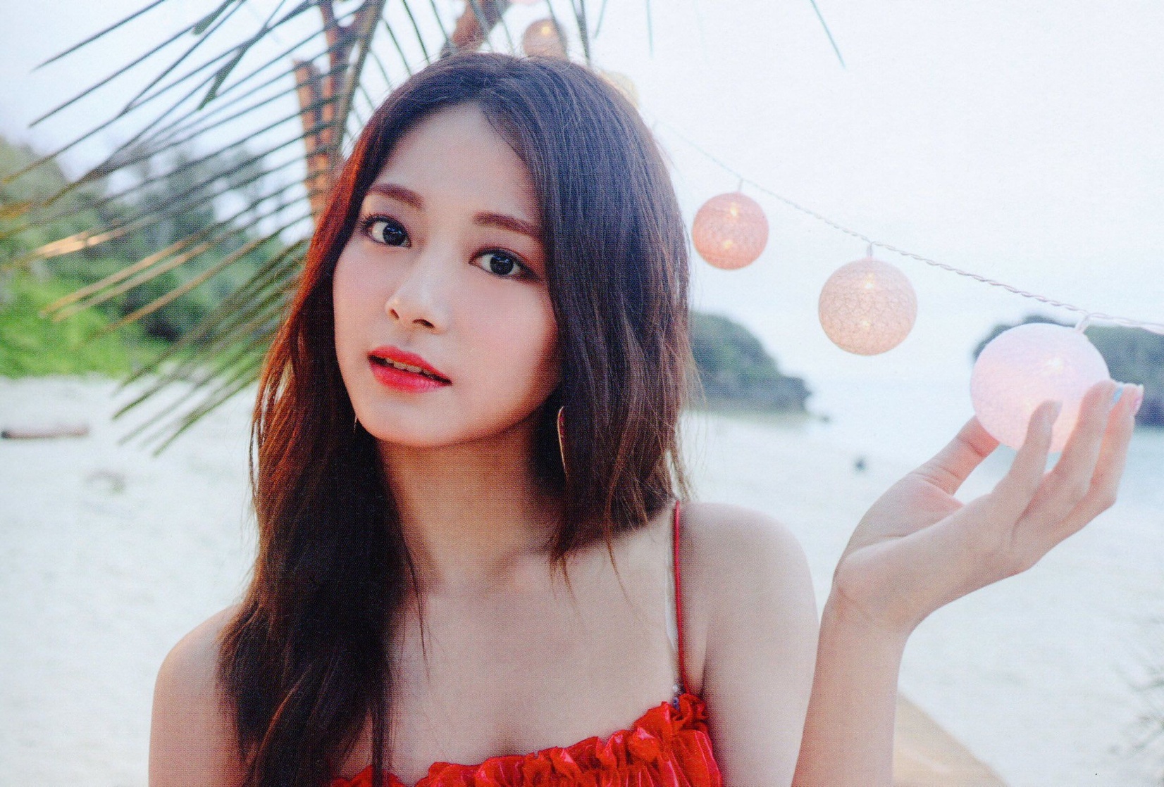 Chou Tzu-yu (Tzuyu) Chou Tzu-yu (Tzuyu)